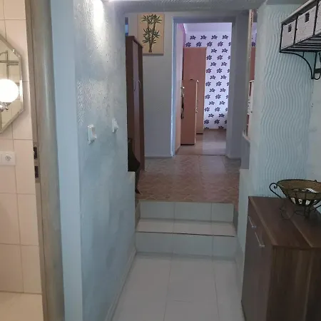 住宿加早餐酒店 Goscinne Akacja Resko 德兹维济诺