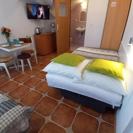 Bed & Breakfast Goscinne Akacja Resko 3*