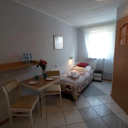 Bed & Breakfast Goscinne Akacja Resko 3*