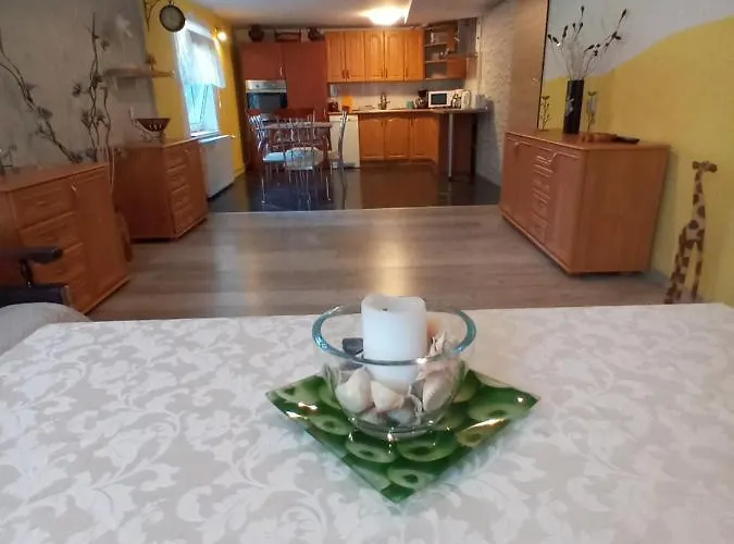 홈스테이 Goscinne Akacja Resko 드지비르지노